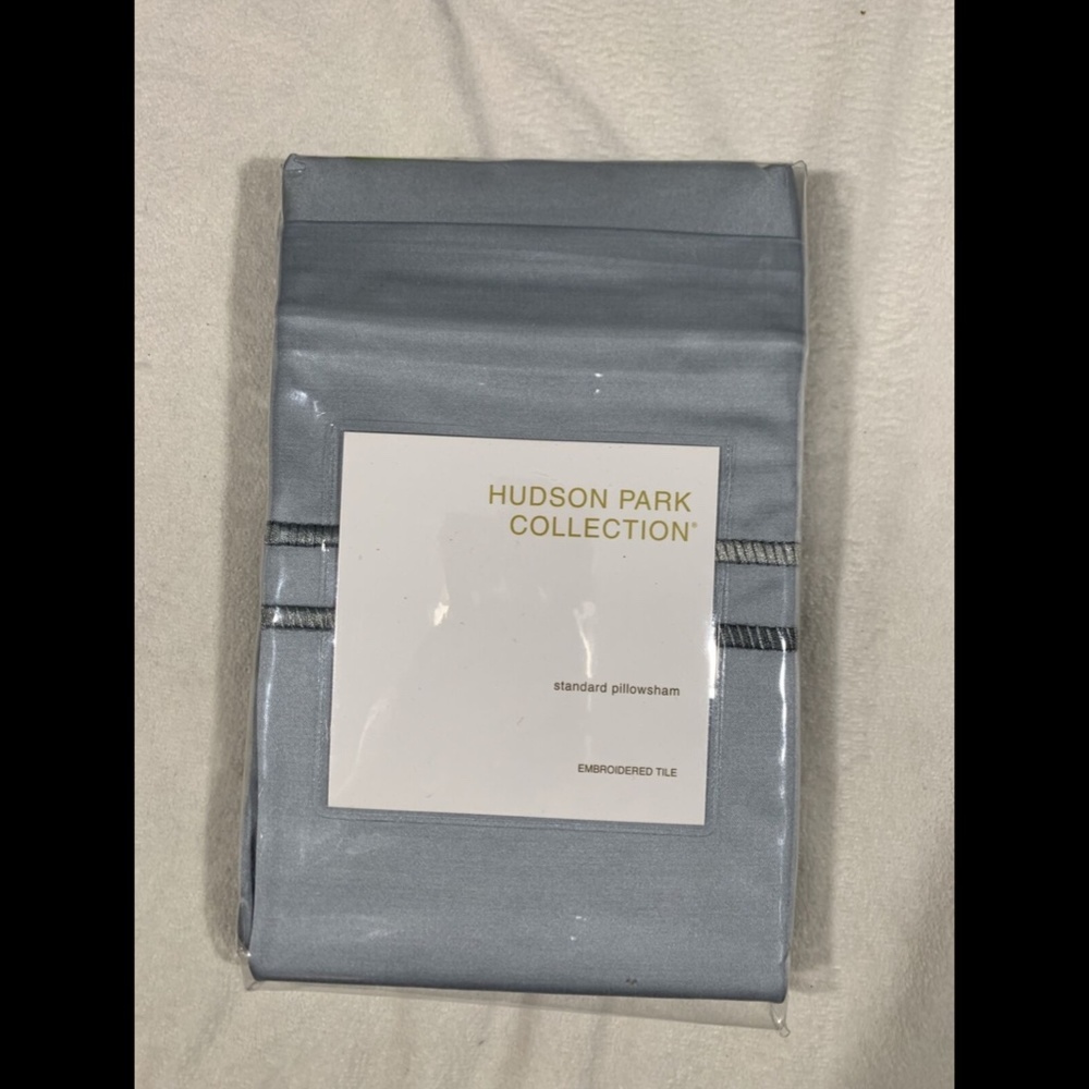 NIB [ 1‎ Standard ] Sham for Hudson Park Embroidered Tile